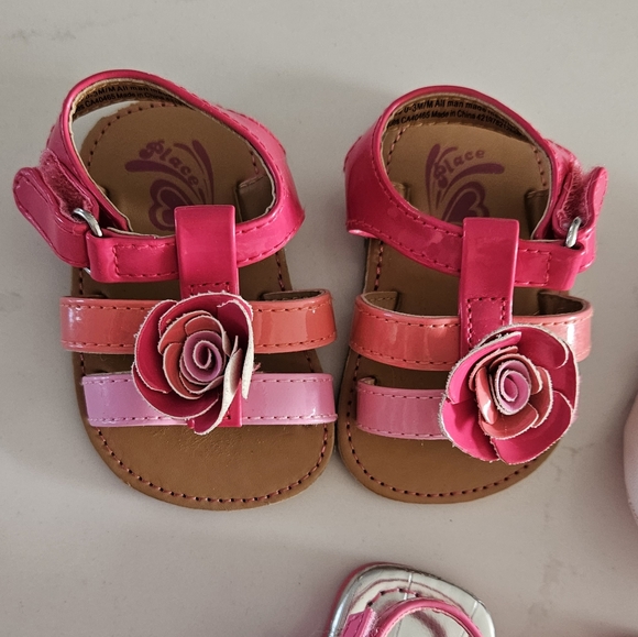 0-3 mth baby shoes - Picture 2 of 4